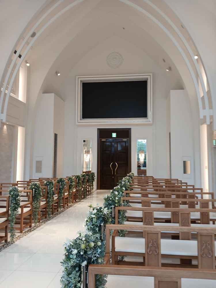 チャペルにモニターがついていて、ムービーを見ることができる