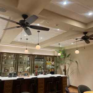 個性あふれるウェディングサロン！