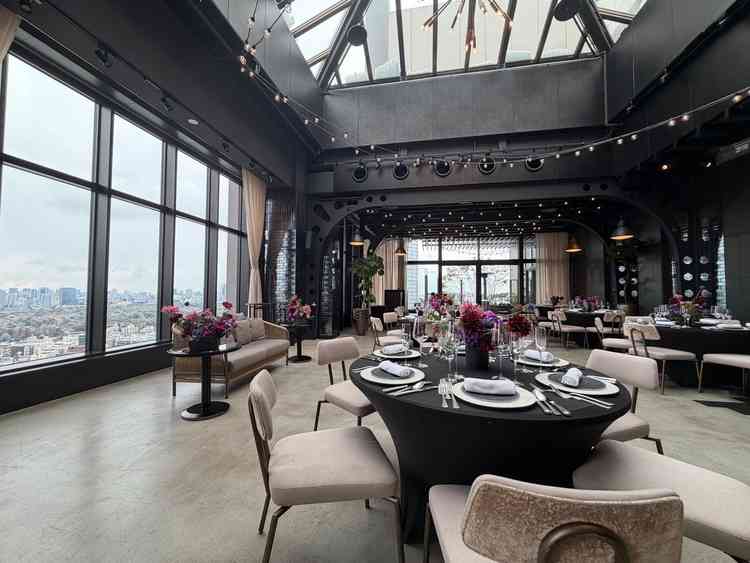 一番小さい披露宴会場です。規模は70人規模で雰囲気はカジュアル寄りです。