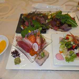 試食。ゲストが和洋のコースを当日選択できるという演出があるそうです。