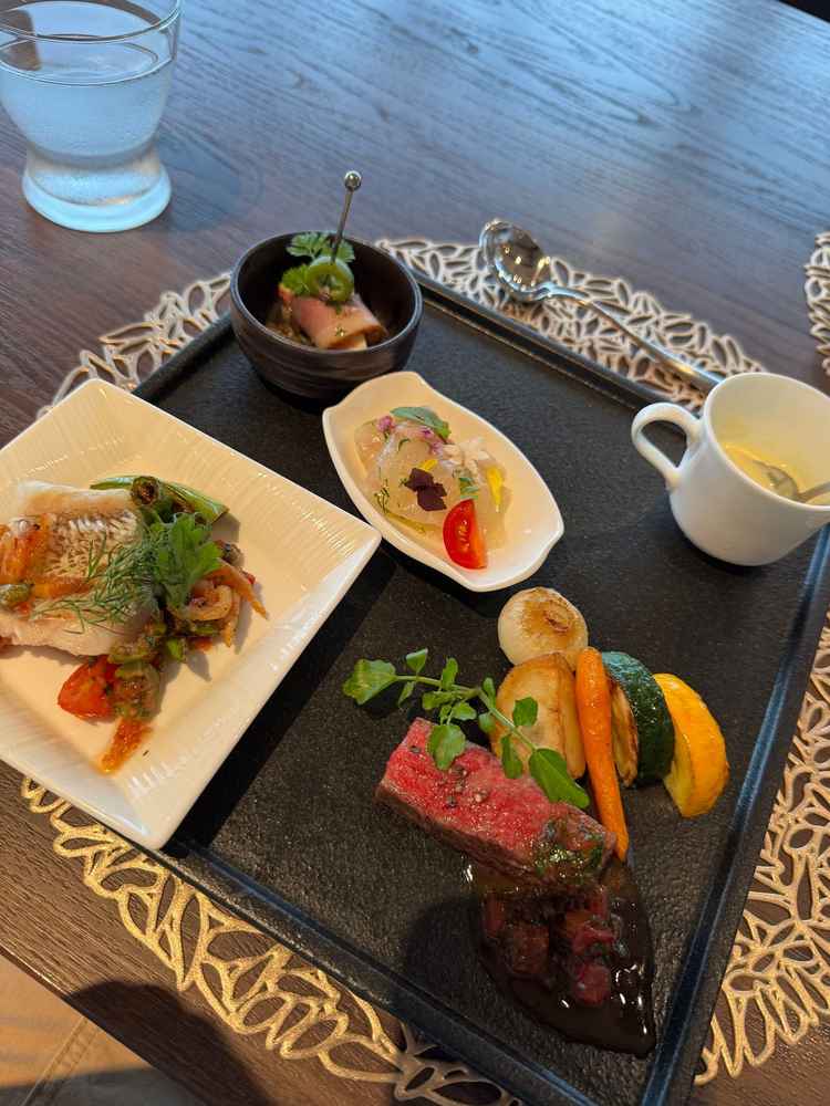 お料理本当に美味しかったです。今まで食べたものの中でもかなり上位なくらい美味しかったです