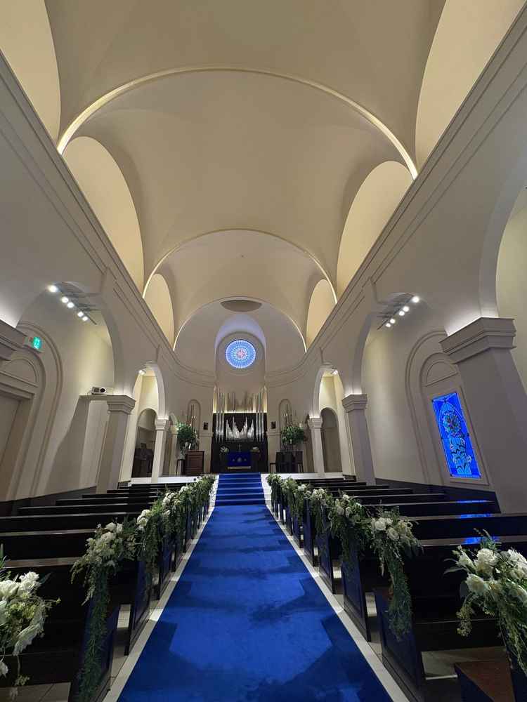 少し下の角度から撮るとわかりやすいですが、天井が想像よりかなり高いです。荘厳な雰囲気がよかったです。