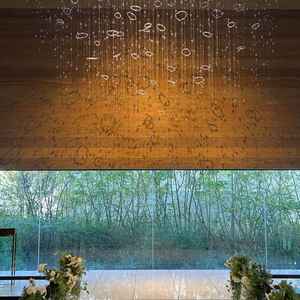 チャペルは緑も多く、自然を感じられるのと装飾も他にないデザインで素敵でした。