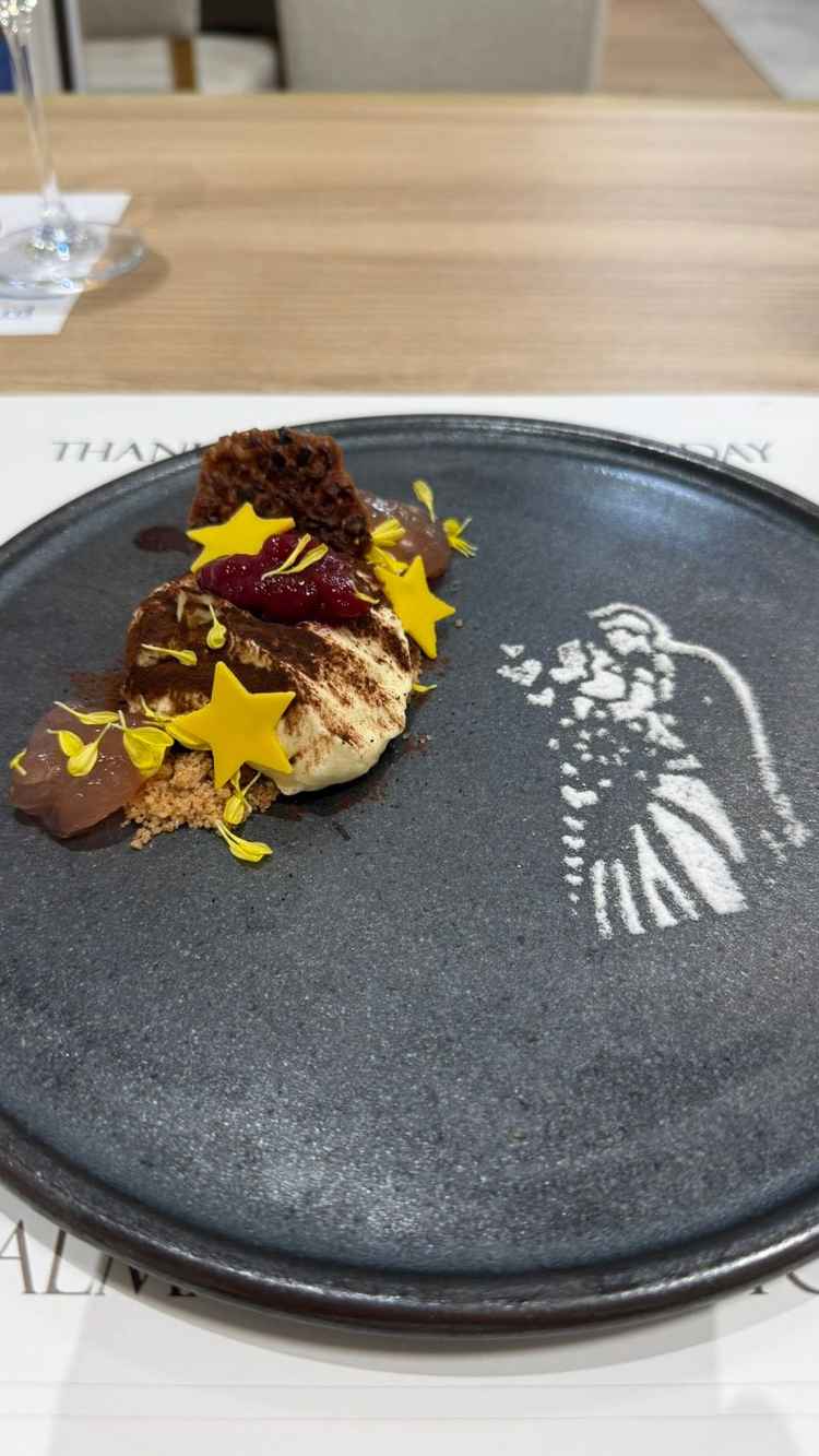 デザートも美味しく、手が凝っていた