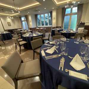 披露宴会場ウィズリー。ゲストとの距離が近く、全席の方とアイコンタクトをとれるような距離感でした。