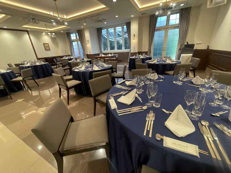 披露宴会場ウィズリー。ゲストとの距離が近く、全席の方とアイコンタクトをとれるような距離感でした。