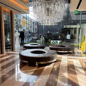 こちらは、エントランスで、ゲストさんの待合というか待ち合わせ場所みたいです！着替えルームもありました