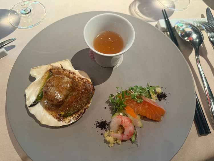 試食会でいただいた前菜とスープです。前評判の通りどれもとても美味しかったです。