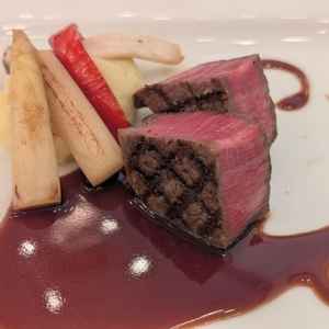 試食。メインの牛フィレ肉。とっても柔らかくて、本当においしかった。