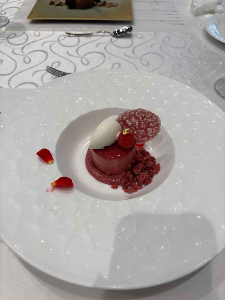 見学時に試食したデザートの写真。2種類のデザートを試食。見た目も良く美味しかったです。