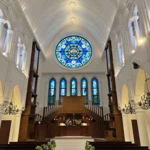 大聖堂、ステンドグラスが綺麗でした。