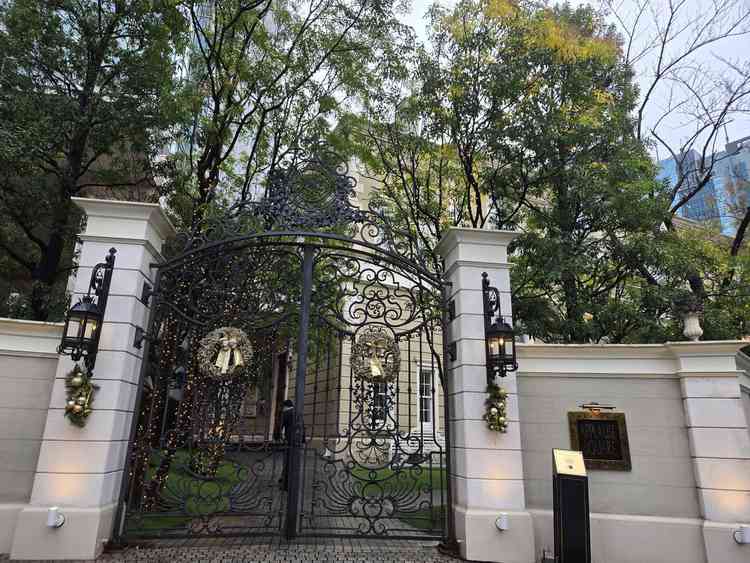 正面玄関入り口