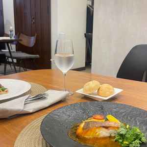 試食をいただきました。メイン料理の魚とお肉の両方をいただけました。