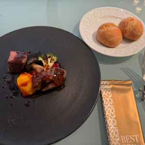 お食事の写真。盛り付けも素敵でどれもとてもおいしかったです。