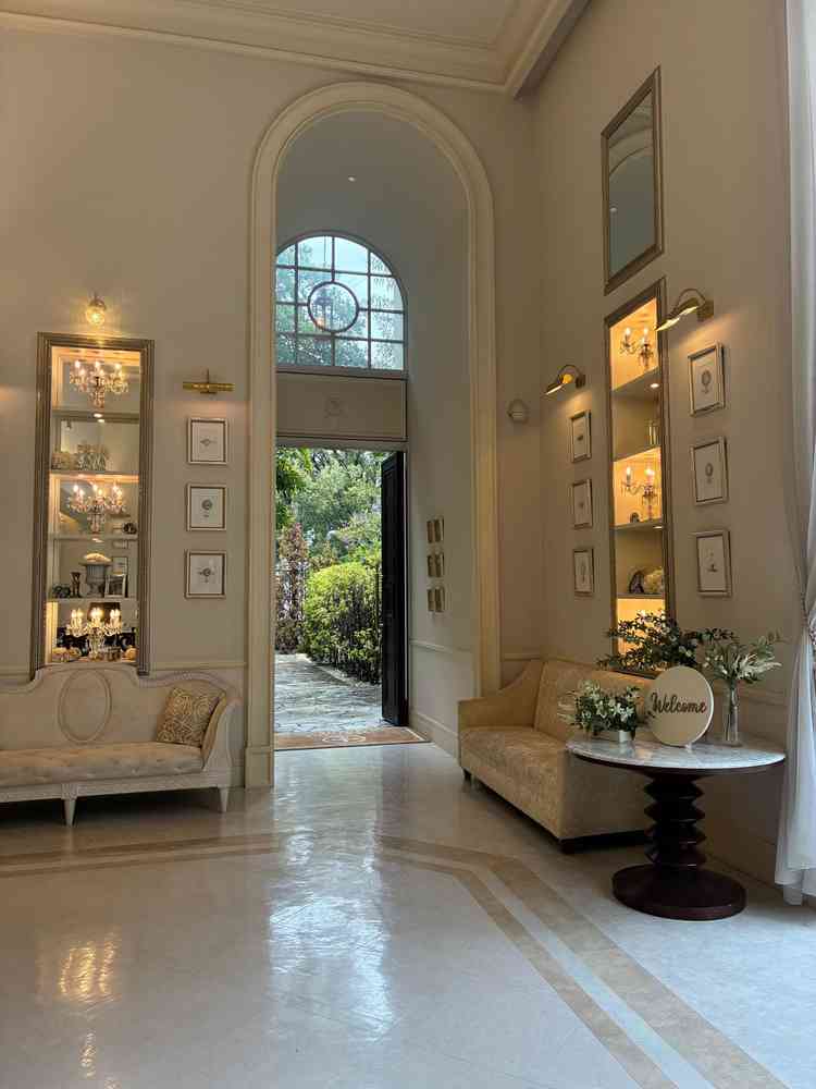 ロビーの道の空間がこの式場で1番好きな場所でした写真が映えそうでした