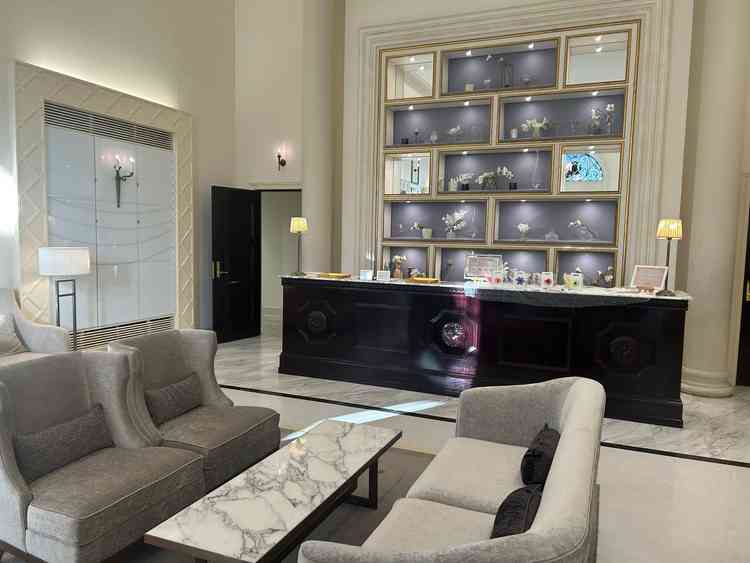 待合室。こちらも広さ十分で外で待つことも可能