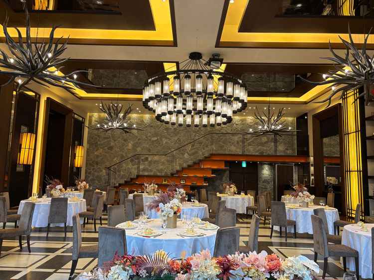 披露宴会場のSTONE HILLS。石畳の壁が特徴的な披露宴会場。