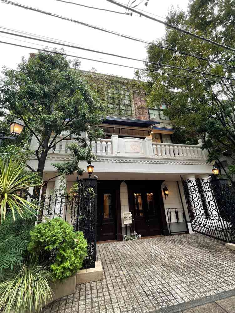 外観。正門入口。