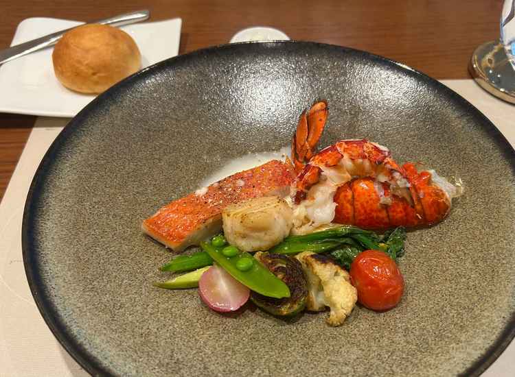 試食のメイン料理の写真。エビが柔らかくてとても美味しかったです。