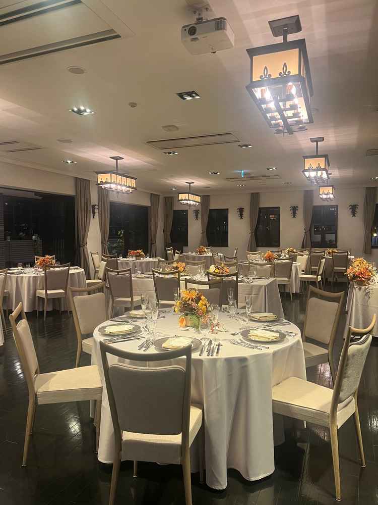 二次会にも使用できるもう一つの披露宴会場。二次会使用の移動がないのが良いと思いました。