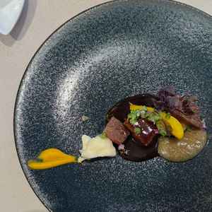 お肉がとろけて美味しかった。オープンキッチンが併設してありライブ感が良かった。