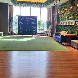 披露宴会場の前のウェルカムスペースです。広くて装飾がたくさんできそうだなと思いました。