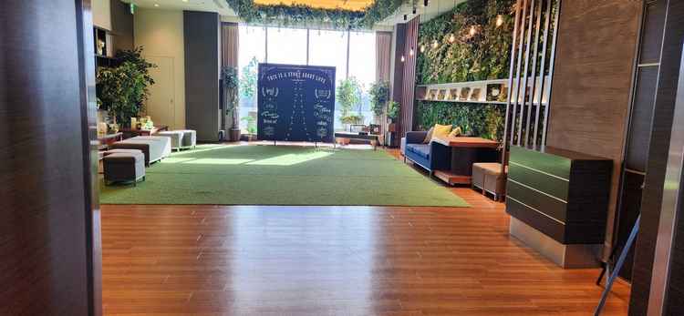 披露宴会場の前のウェルカムスペースです。広くて装飾がたくさんできそうだなと思いました。