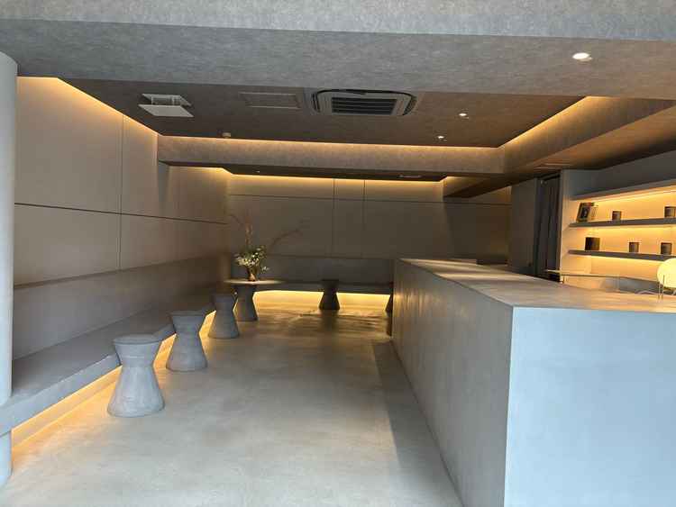 ウェルカムスペース。カウンターでフラワーバイキングなどをすることができることが魅力的でした。