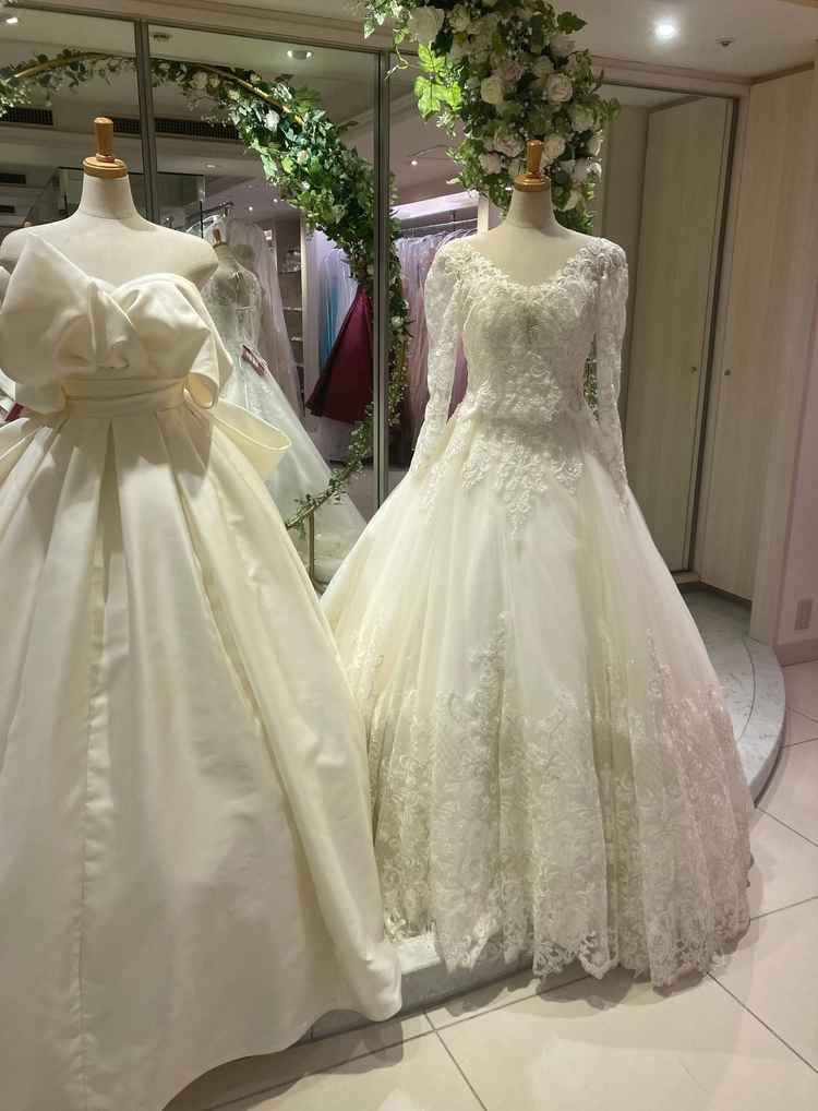 ドレスの一部です。他にも韓国風や、ディズニーモチーフのドレスなど色々なジャンルから選べます。