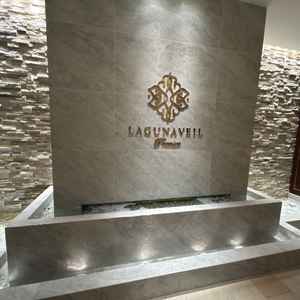 専用のエレベーターから出てすぐの写真です。