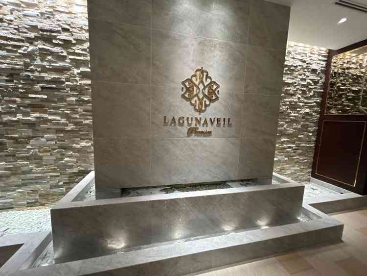 専用のエレベーターから出てすぐの写真です。