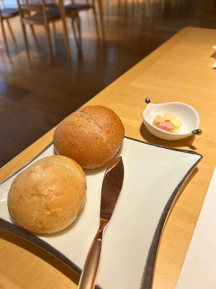 4種の味が異なる自家製バターが魅力的でした。