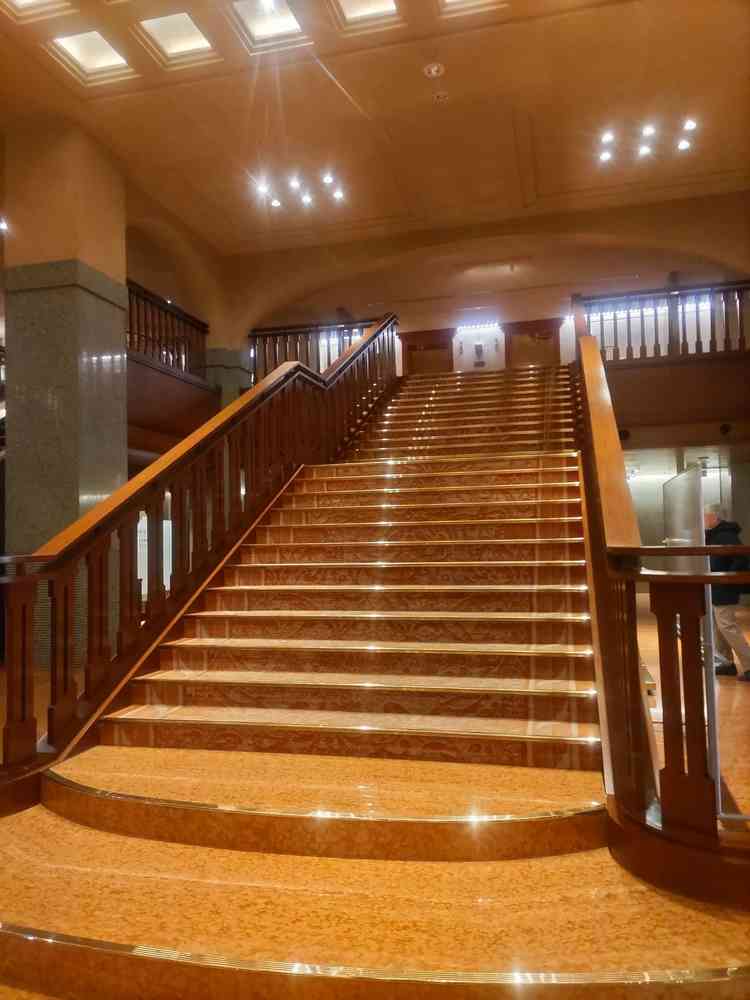 ロビー会談を使っての挙式も可能です。前撮り写真の撮影も可能です。