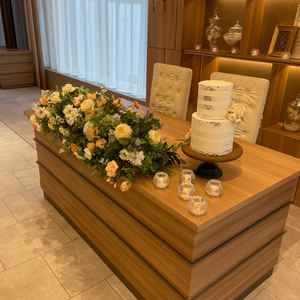 出席者の顔が見やすい新郎新婦席