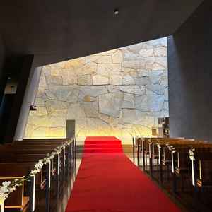 圧巻の挙式会場でした。白いウェディングドレスが映えそうでした。