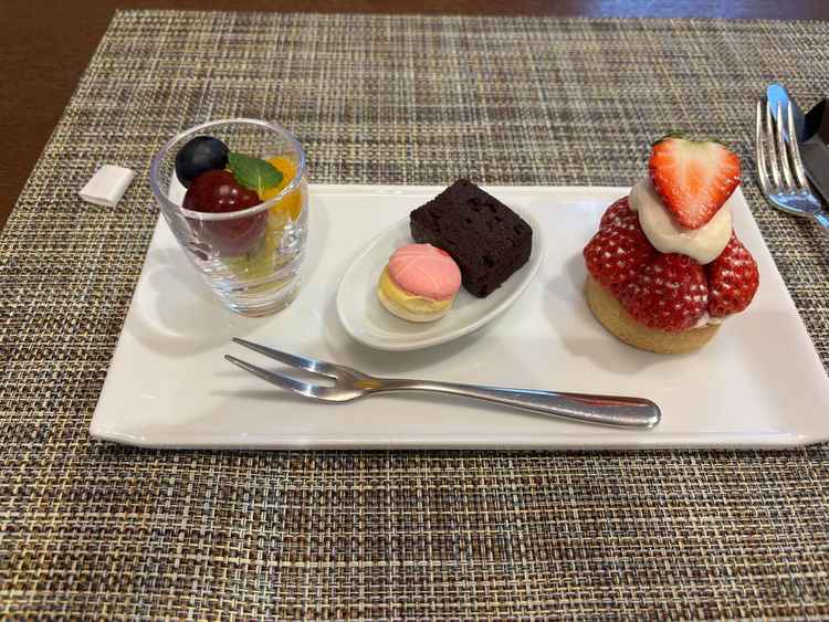 デザートも美味しく、リーズナブルな値段でケーキビュッフェをつけられるのも魅力的だった！