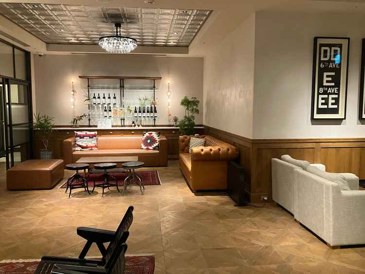 親族用のラウンジです。ゲスト用のラウンジと別れてはいますが同じフロアにあります。こちらもと広いです。