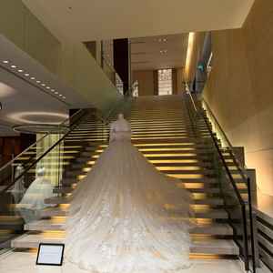 ２階へと繋がる階段。写真が映えそう