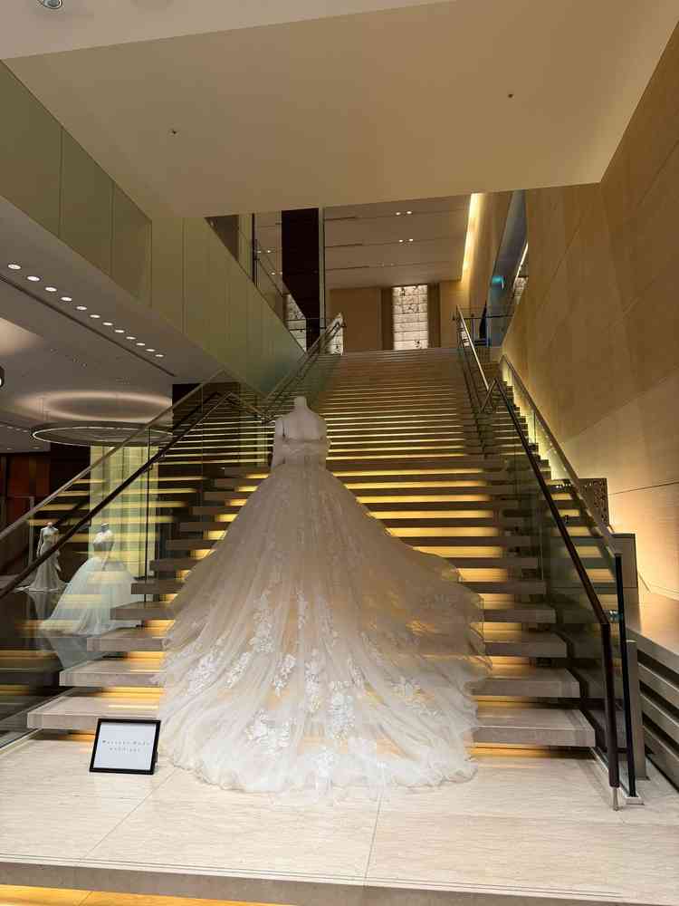 ２階へと繋がる階段。写真が映えそう