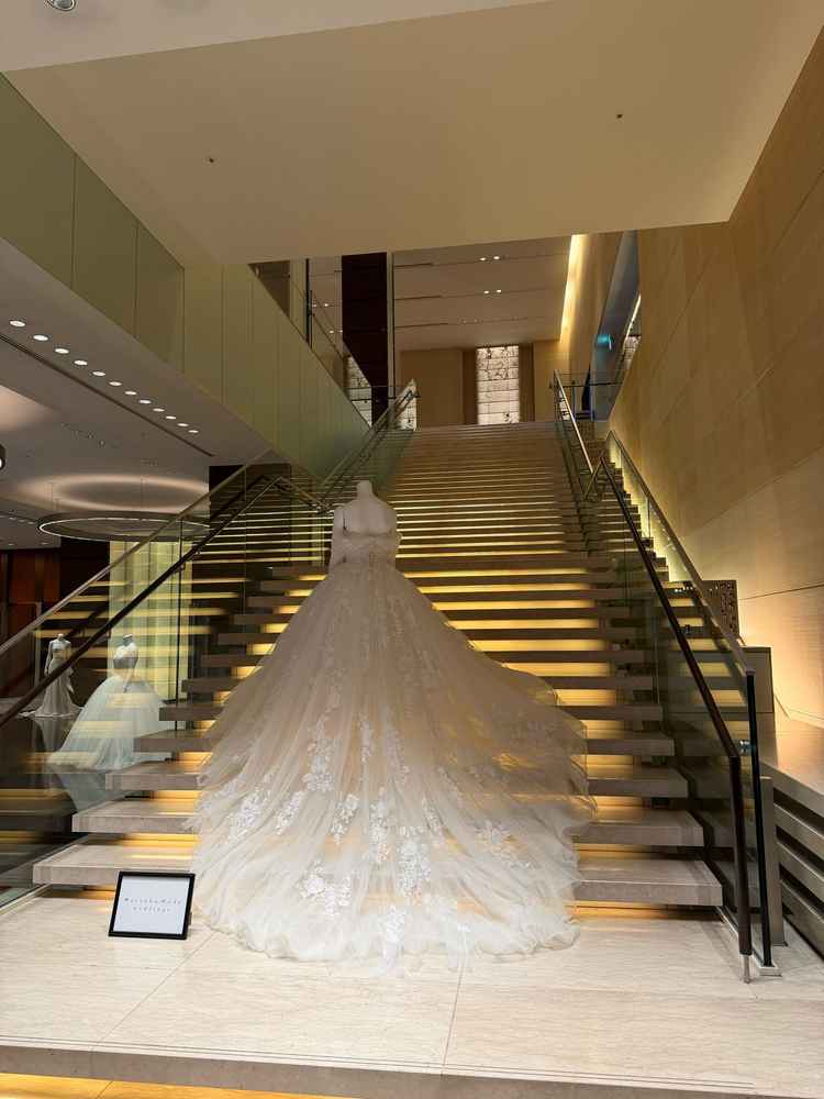 ２階へと繋がる階段。写真が映えそう