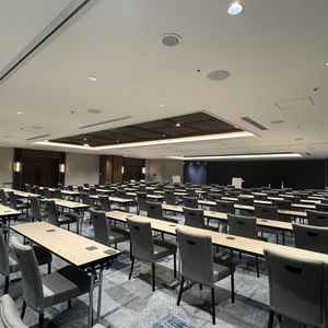 披露宴会場①会議仕様なのでイメージが難しい部分もありますが、とても広かった。