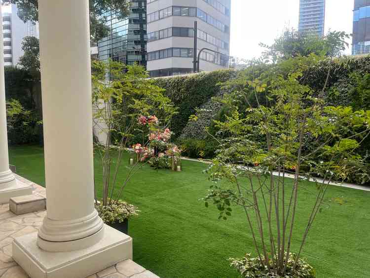 ガーデンは思っていたよりもこじんまりとはしていましたが、披露宴会場のすぐ隣にあり便利そうでした。