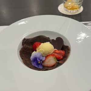 料理はどれも美味しく、特にデザートが印象に残りました。