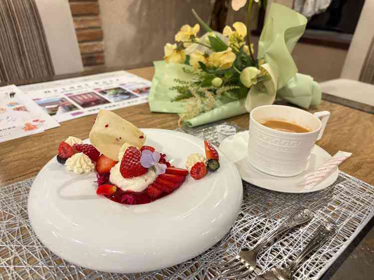 全体を見学し終わった後、見積もりを待つ間に出していただいたデザートとドリンク