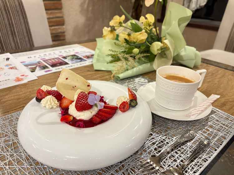 全体を見学し終わった後、見積もりを待つ間に出していただいたデザートとドリンク