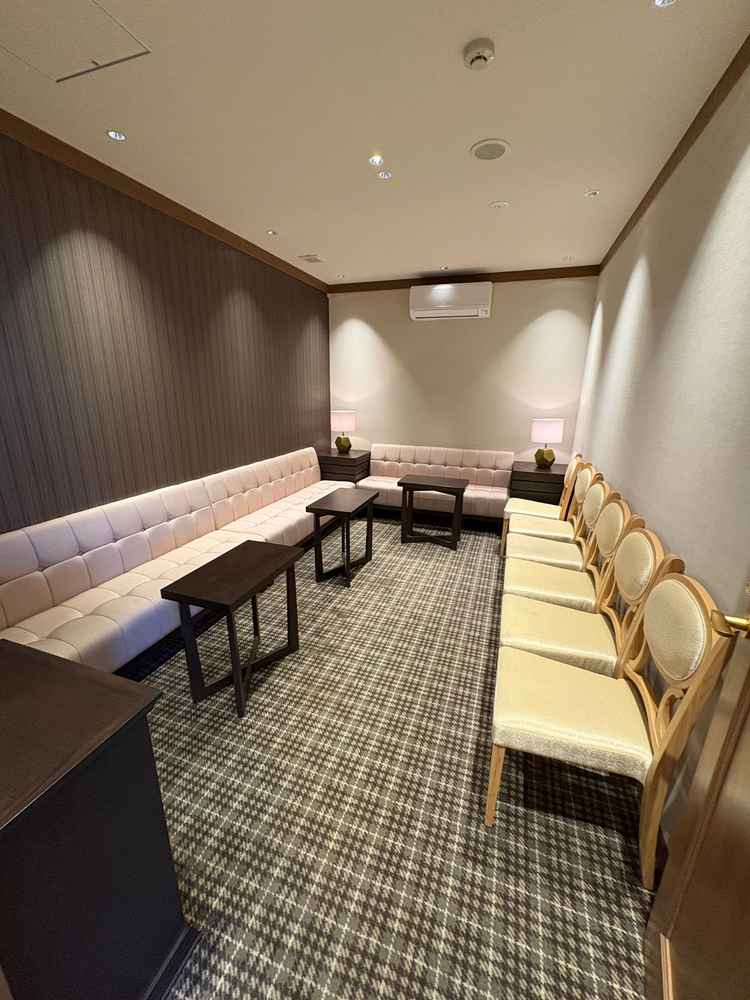 親族が待機する場所は、パーテーションではなく、部屋で仕切られていて安心でした。