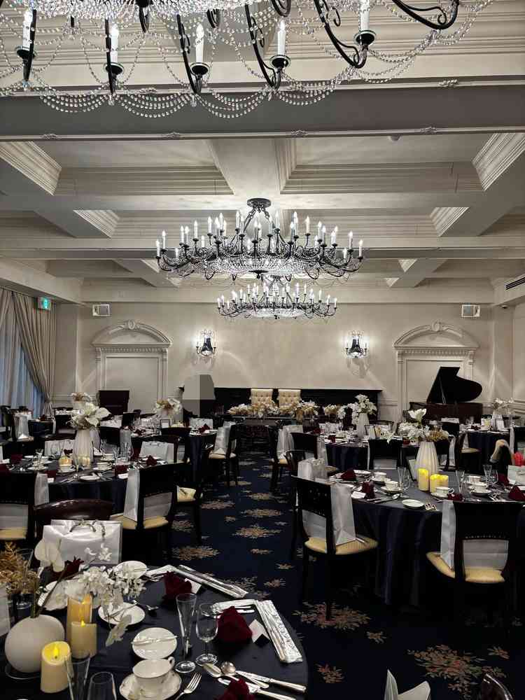 この披露宴会場の雰囲気がとても高級感があり、この披露宴を使用することをきめました。