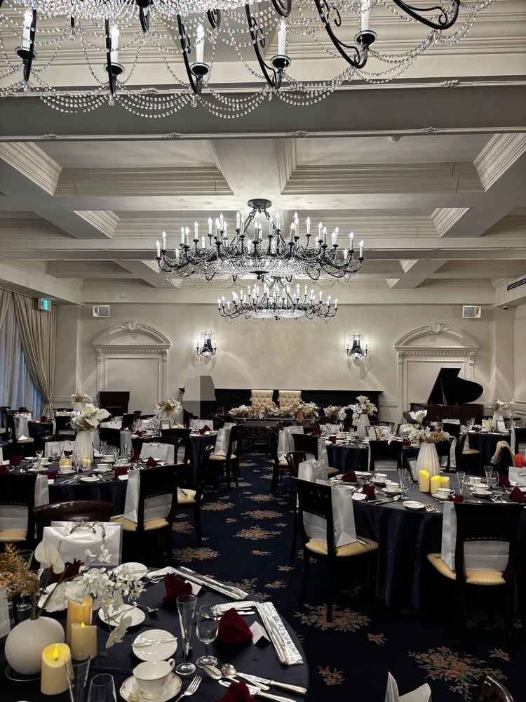 この披露宴会場の雰囲気がとても高級感があり、この披露宴を使用することをきめました。