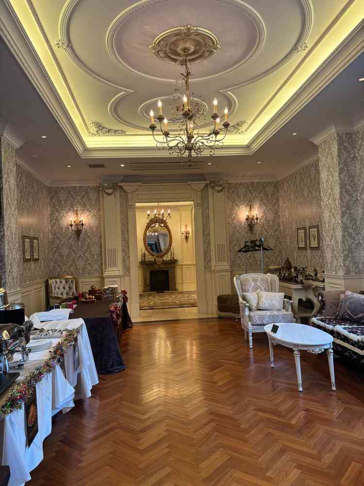 フラワーシャワーが外でできない時はここでやるとの事でした