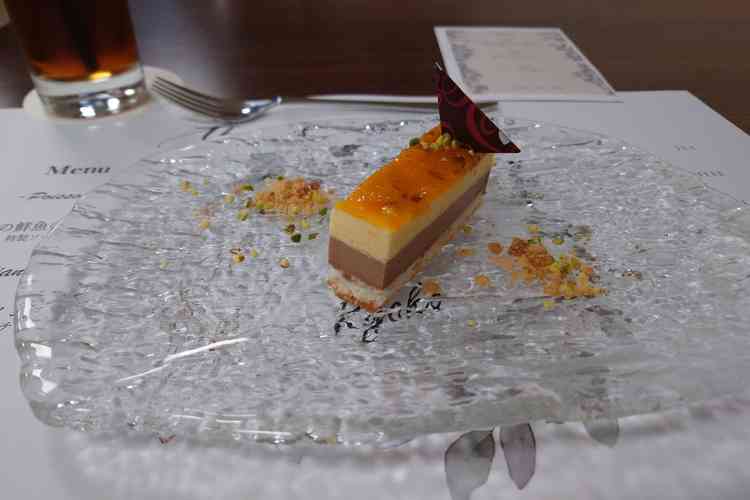 試食のデザートです、確かに美味しいですが、実際の式のボリューム感などはよくわかりませんてした。